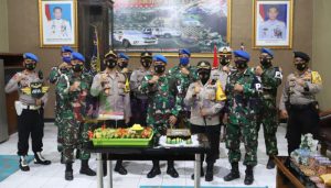 Dirgahayu TNI ke 75 Kapolres Pelabuhan Tanjung Perak Berkunjung ke Kantor Pangkoarmada II