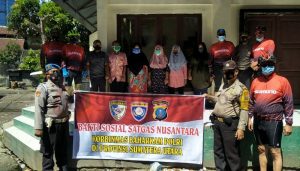 Gowes Sepeda, Polsek Medan Timur Serahkan Bansos Bagi Warga Kurang Mampu