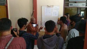 DPM-PTSP Sumenep Digeruduk, Mahasiswa Tuding DLH Pembohong Soal Hasil Lab Limbah Tambak Udang