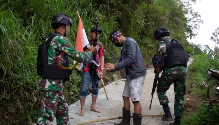 Satgas Mobile Yonif PR 501 Latihan Merangkul Simpatisan
