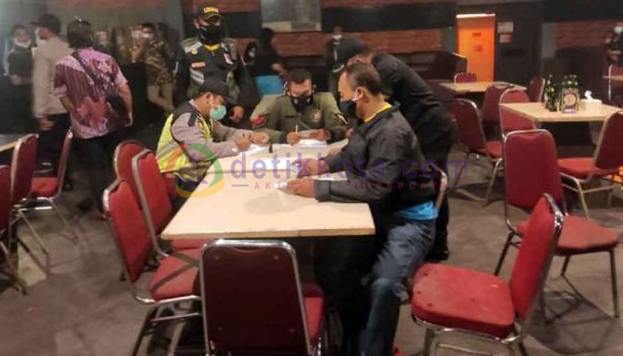 Polisi Gerebek Kafe Planet Rasa Sayang