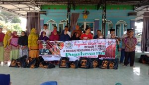 Pembina DPP Pujakesuma Komjen Pol Drs. Agus Andrianto Salurkan 10.000 Paket Sembako Ramadhan 1443 H