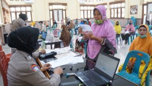 Polres Langsa Salurkan Bantuan Uang Tunai Kepada Masyarakat