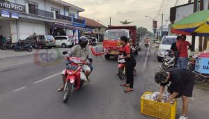 Ratusan Takjil Dalam Sekejap Habis Dibagikan Keluarga Besar Heroes Cafe