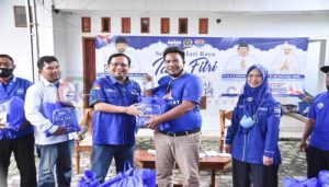 Bendahara DPD Partai Demokrat Jabar Salurkan Ribuan Paket Sembako