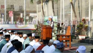 Warga Binaan Lapas Banyuwangi, Gelar Sholat Ied Di Lapangan