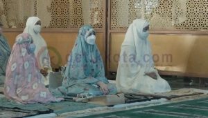 Khofifah dan Emil Dardak Shalat Ied Bareng di Masjid Al Akbar Surabaya