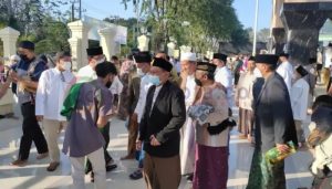 Gus Muhdlor Shalat Ied di Masjid Agung Sidoarjo Gus Ali: Berbagi Kebahagiaan dan Menolong Sesama Refleksi Idul Fitri