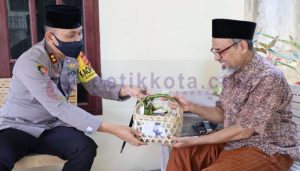 Jelang Lebaran Idul Fitri, Kapolres Bersilaturahmi Ketua Muhammadiyah Lhokseumawe