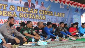 Menyambut BCL, Nelayan Sotabar Hebat dan Kementerian KKP Berkolaborasi Bersihkan Pantai