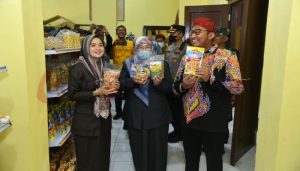 Tunjukkan Keberpihakannya Kepada Para Pelaku Usaha, Bupati Sumenep Buka Mall UMKM