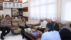 Kapolres Bener Meriah Terima Kunjungan Tgk. Putih Pimpinan Pondok Pesantren Bustanul Mukhlisin Attaraqi Lukub Sabun