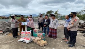 Diakhir Jabatan Dirlantas Polda Aceh Beri Bantuan Kepada Korban Kebakaran