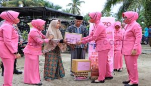 Bhayangkari Cabang Subulussalam Bantu Korban Kebakaran