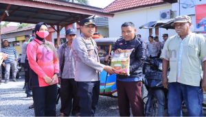 Kegiatan Jumat Berkah Polres Subulussalam Menyalurkan Bantuan Sosial kepada Masyarakat
