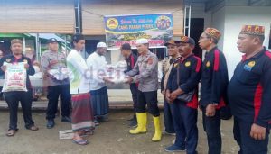 Polsek Karang Baru Bantu Distribusikan Logistik ke Pondok Pesantren Terdampak Banjir