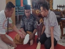 Bupati Achmad Fauzi Beri Kaki Palsu Penyandang Disabilitas Asal Pulau Sapudi