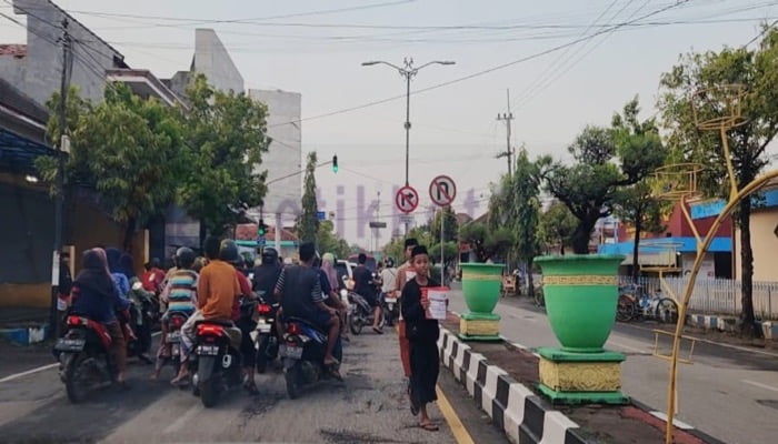 Lokasi lampu merah selatan Bank BPRS