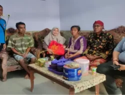 Dinsos P3A Sumenep Serahkan Bantuan untuk Korban Kebakaran