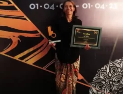 Ika Arista, Mpu Keris Perempuan Asal Sumenep Terima Jatim Inspiring Women Award