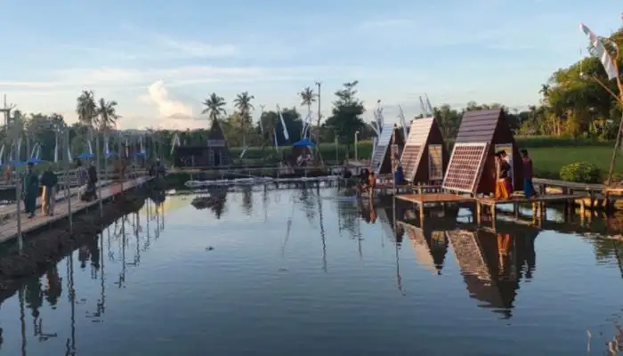 Wisata alam Somber Rajeh di Desa Rombiya Timur, Kecamatan Ganding, Kabupaten Sumenep.