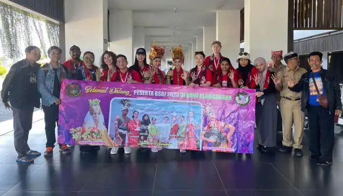 Peserta Beasiswa Seni dan Budaya Indonesia (BSBI) dari 9 negara yang akan belajar seni dan budaya Banyuwangi.
