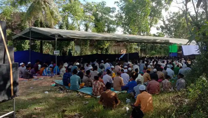 Tokoh agama, tokoh masyarakat dan ratusan warga 2 desa melaksanakan Rokat Jalan yang diinisiasi oleh GPS Desa.