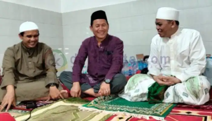 Dari kiri: Kapolres Sumenep AKBP Edo Satya Kentriko, Kejari Sumenep Trimo dan tokoh agama KH. Mistari dalam giat Jumat Curhat.