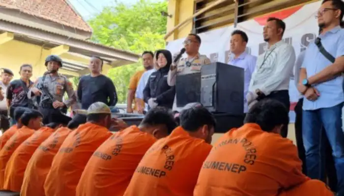 Wakapolres Sumenep, Kompol Soekris Trihartono saat jumpa pers hasil Operasi Sikat Semeru 2023.