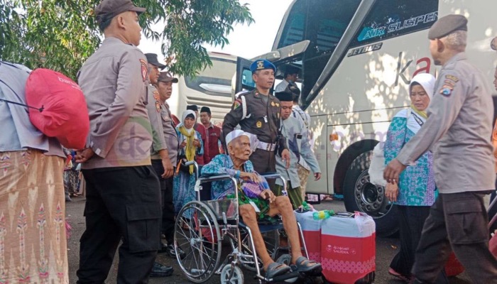 Suasana kedatangan jemaah haji Sumenep kloter 8 SUB beberapa waktu lalu di GOR A. Yani Panglegur.