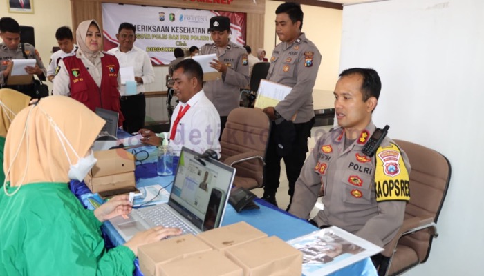 Kapolres Sumenep, AKBP Edo Satya Kentriko melakukan pemeriksaan kesehatan berkala.P