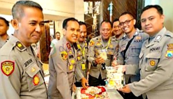 Kapolres Sumenep, AKBP Edo Satya Kentriko bersama sejumlah peserta pembekalan dan pelatihan ketrampilan jelang purna tugas.