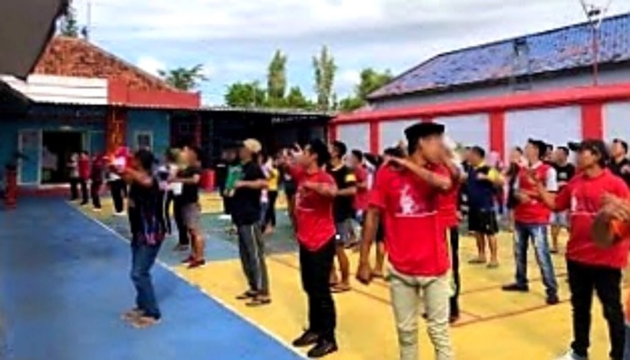 Acara senam bersama petugas dan warga binaan Rutan Kelas IIB Sumenep.
