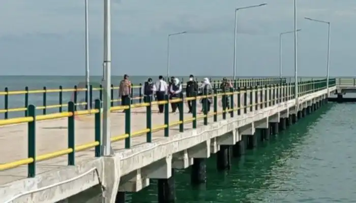 Pelabuhan Dungkek, Desa/Kecamatan Dungkek, Kabupaten Sumenep.