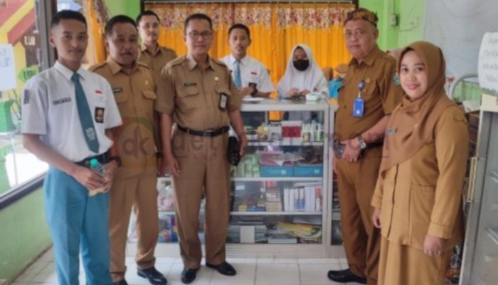 Kepala Cabang Dinas Pendidikan Provinsi Wilayah Sumenep, Budi Sulistyo saat monev di SMAN 2 Sumenep.