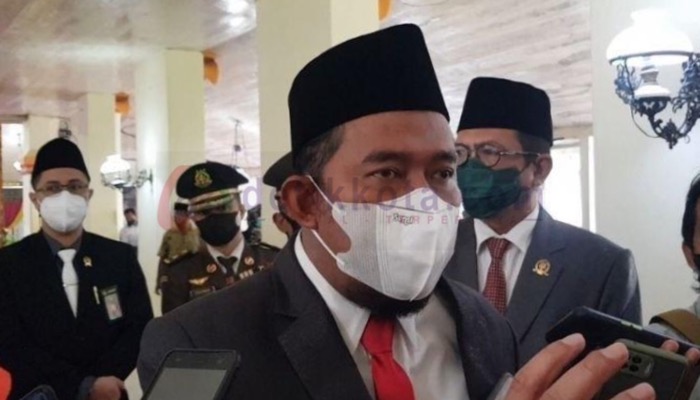 Bupati Sumenep, H. Achmad Fauzi Wonsojudo.