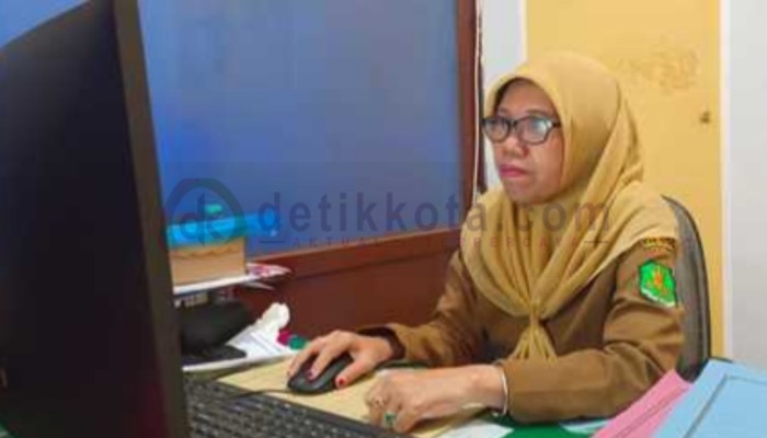 Kepala Bidang Pelayanan Pendaftaran Penduduk, Disdukcapil Kabupaten Sumenep, Wahasah.