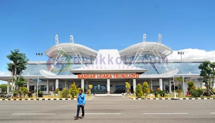 Bandar Udara Trunojoyo Sumenep.