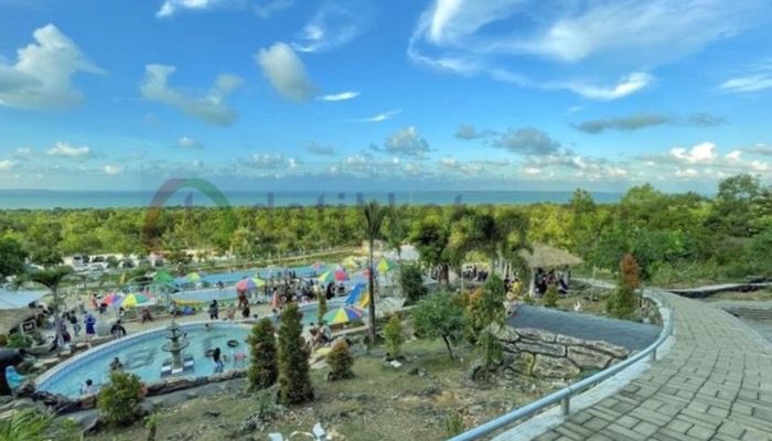 Wisata Boekit Tawap, Desa Bagar Batu, Kecamatan Saronggi, Kabupaten Sumenep.