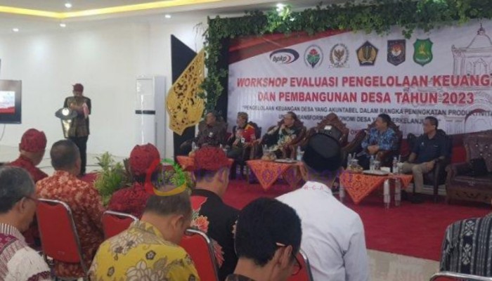 Kegiatan workshop Evaluasi Pengelolaan Keuangan dan Pembangunan Desa 2023 di Gedung Islamic Centre, Batuan.