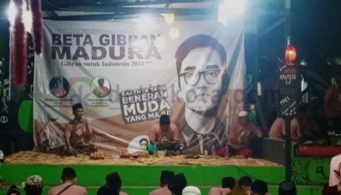 Warga Desa Ellak Daya, Kec. Lenteng, Kab. Sumenep menggelar Maulid Nabi Muhammad SAW untuk Deklarasi Beta Gibran Regional Madura.