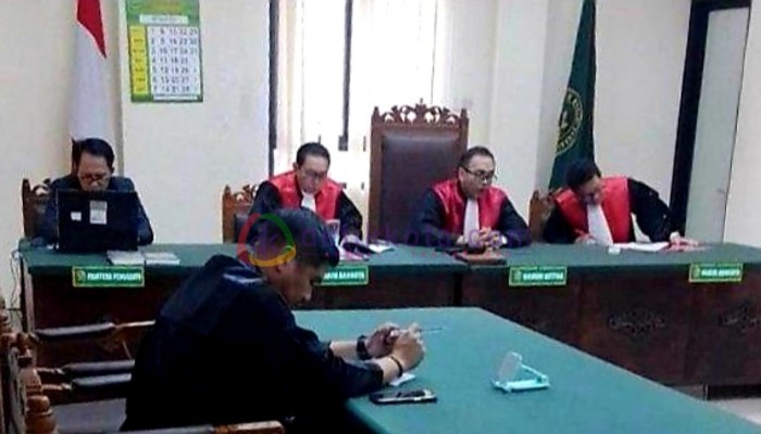 Sidang putusan perkara tindak pidana korupsi pengadaan kapal PT Sumekar di Pengadilan Tipikor, Surabaya.