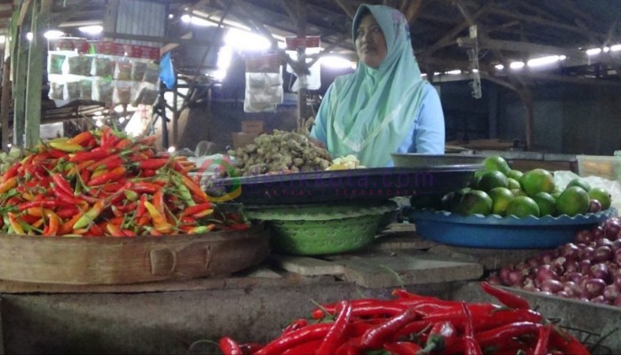 Pedagang sayur di Pasar Anom Baru, Kabupaten Sumenep.