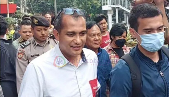 Wakil Menteri Hukum dan HAM (WamenkumHAM), Eddy Hiariej saat mendatangi Kantor KPK untuk klarifikasi aduan dirinya oleh IPW.