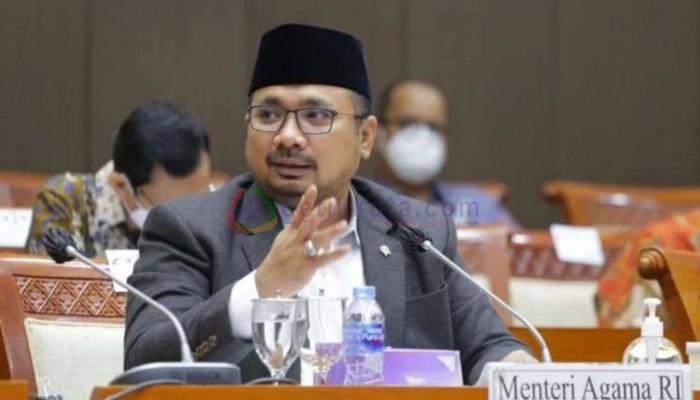 Menteri Agama RI, Yaqut Cholil Qoumas rapat bersama Komisi VIII DPR RI.