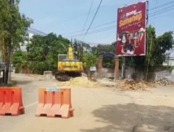 Pemilik Toko dan Pengendara Keluhkan Proyek Pemasangan Box Culvert di Jalan dr. Cipto Sumenep