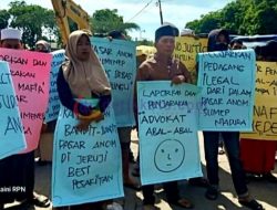 Paguyuban Pasar Anom Sumenep Demo Pengelola, Duga Ada Ketidakberesan