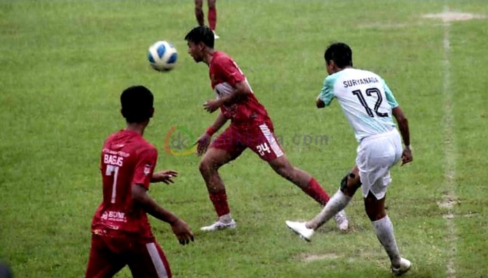 Pertandingan Perssu Madura City melawan Suryanaga Connection di GOR A. Yani, Sumenep.
