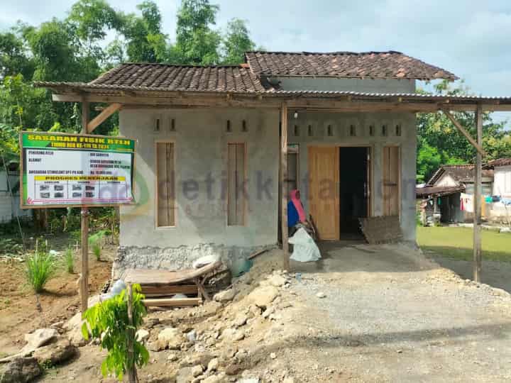 Salah Satu Unit Rumah yang Sudah di Rehab Dalam Program TNI Manunggal Membangun Desa (TMMD)