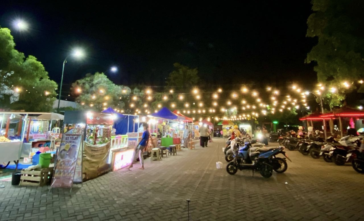Keadaan terkini pada saat masih sepi dikarenakan pengunjung melakukan shalat tarawih